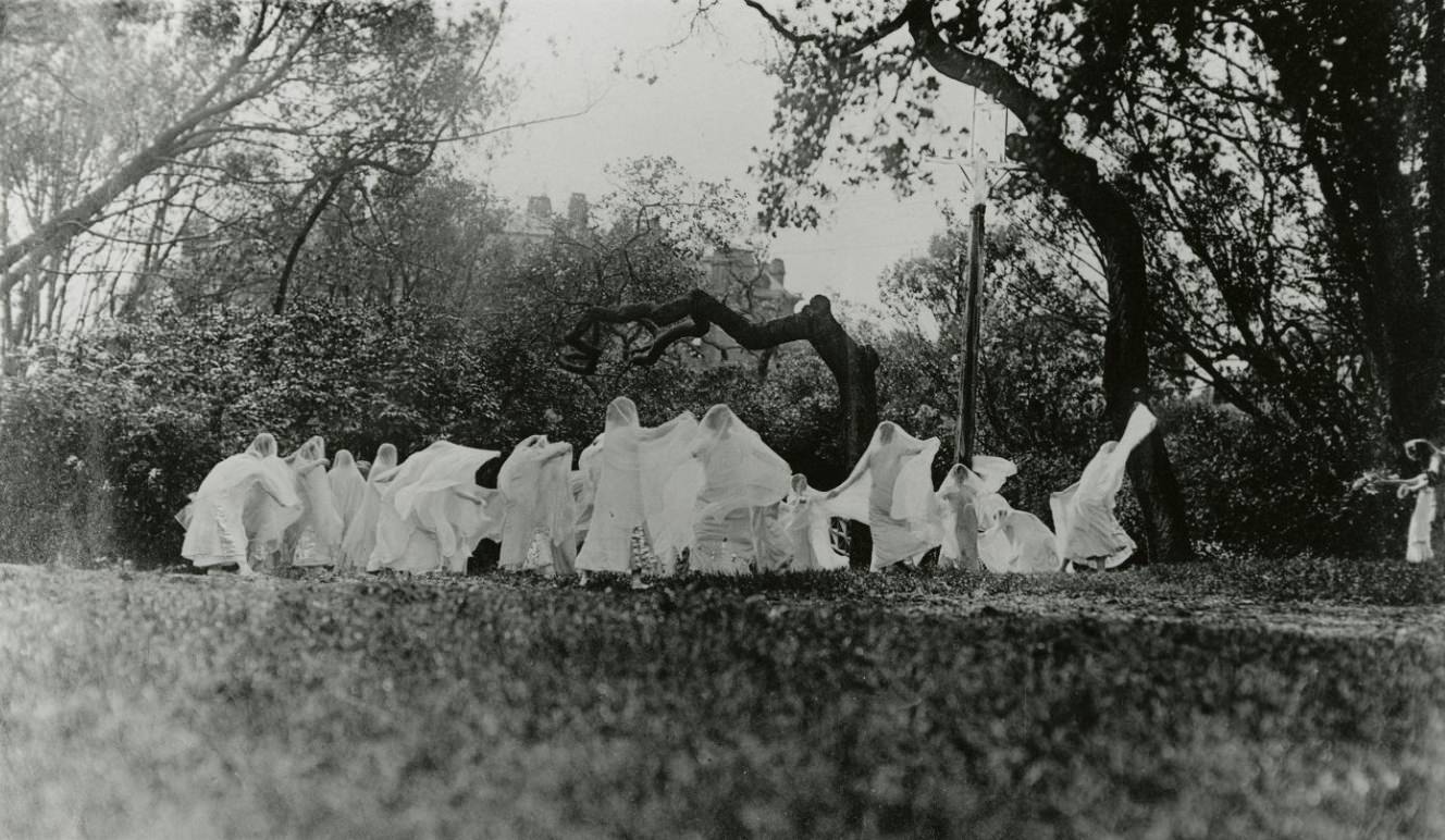 An outdoor dance production in Berkeley, in the 1910s.