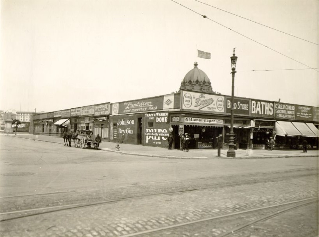 Market at 8th Street, 1913.