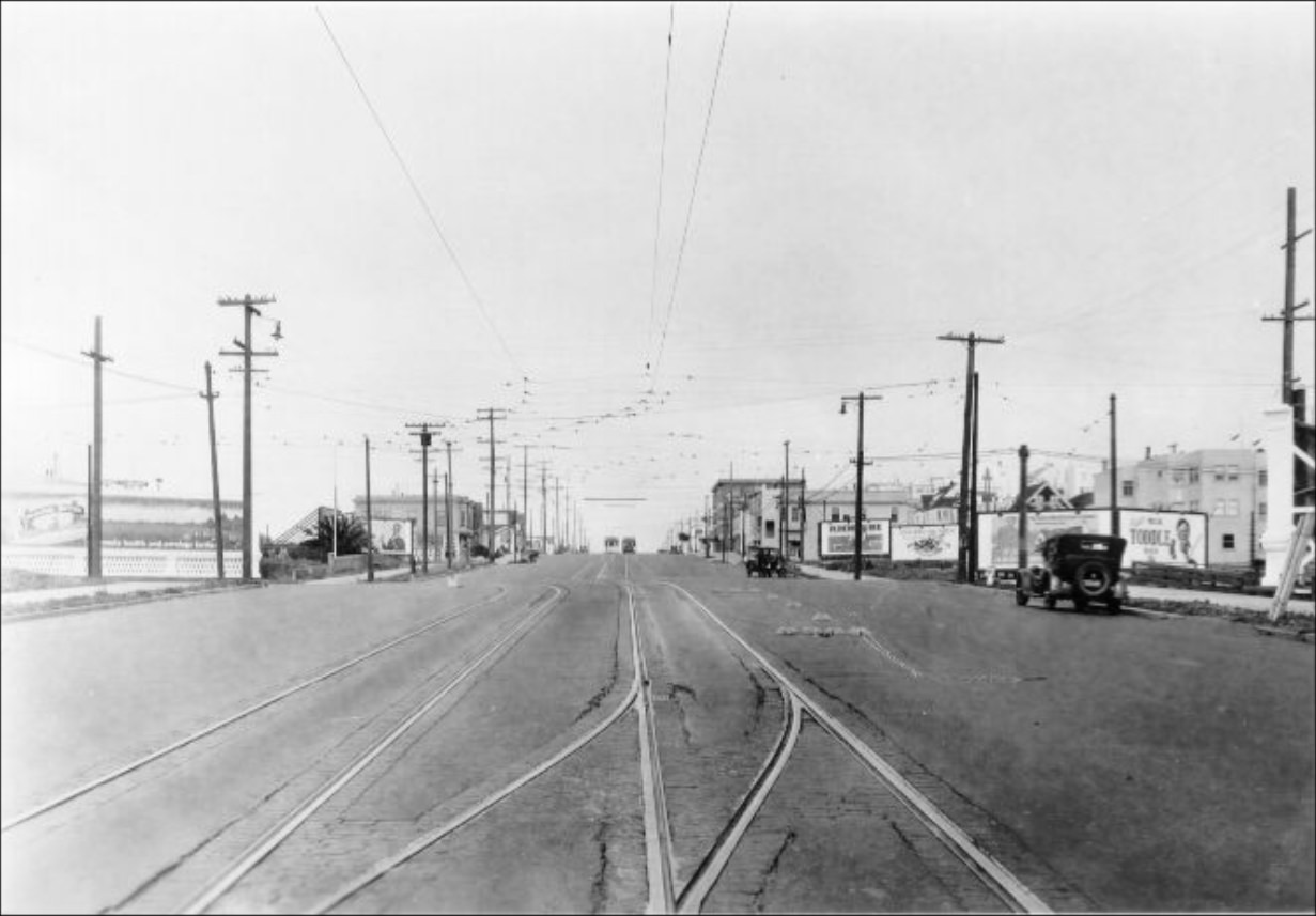 Advertising billboards along Geary Street at 33rd Avenue, 1927