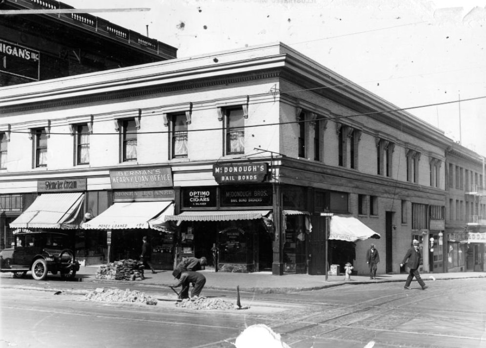 Intersection of Kearny and Clay Streets, 1924