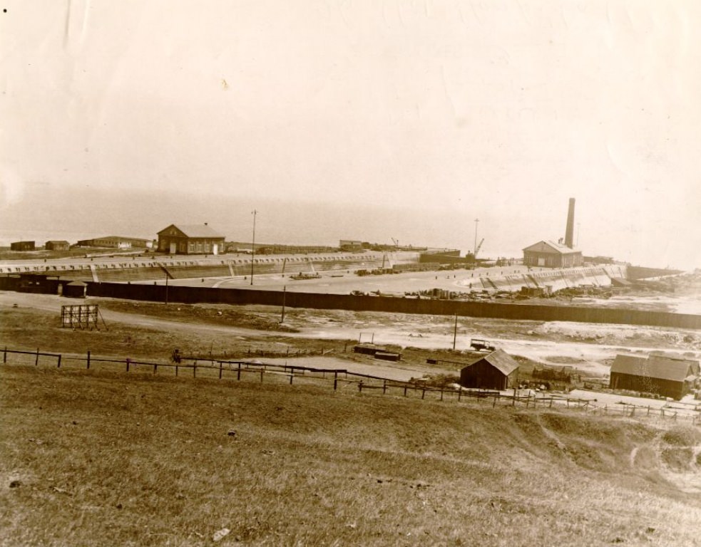 View of Hunters Point drydock, 1924