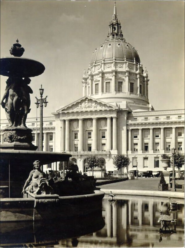 Fountain in Civic Center Plaza in the 1920s