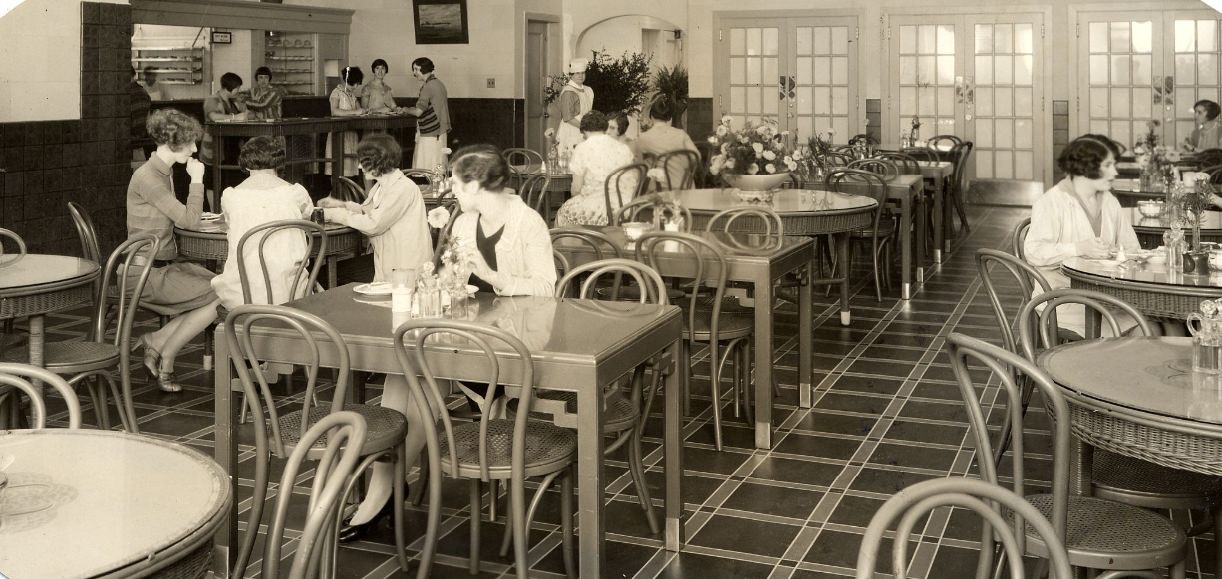 Dining area in Pacific Telephone & Telegraph Company building in 1929.