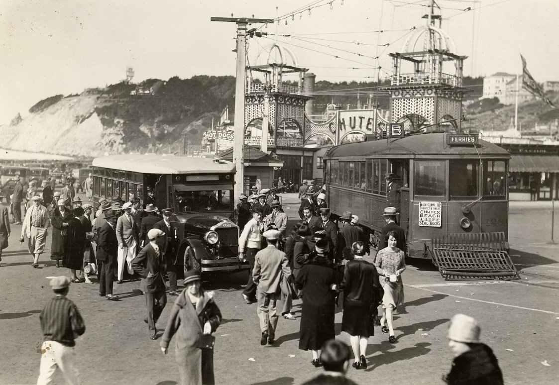 Car & Bus at the end of "B" Line in 1927.