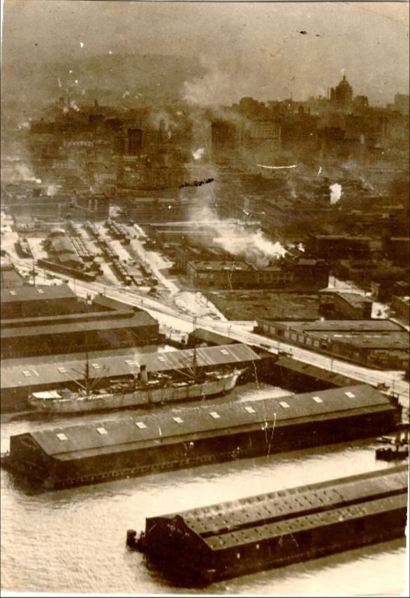 View of piers in San Francisco in the 1920s.