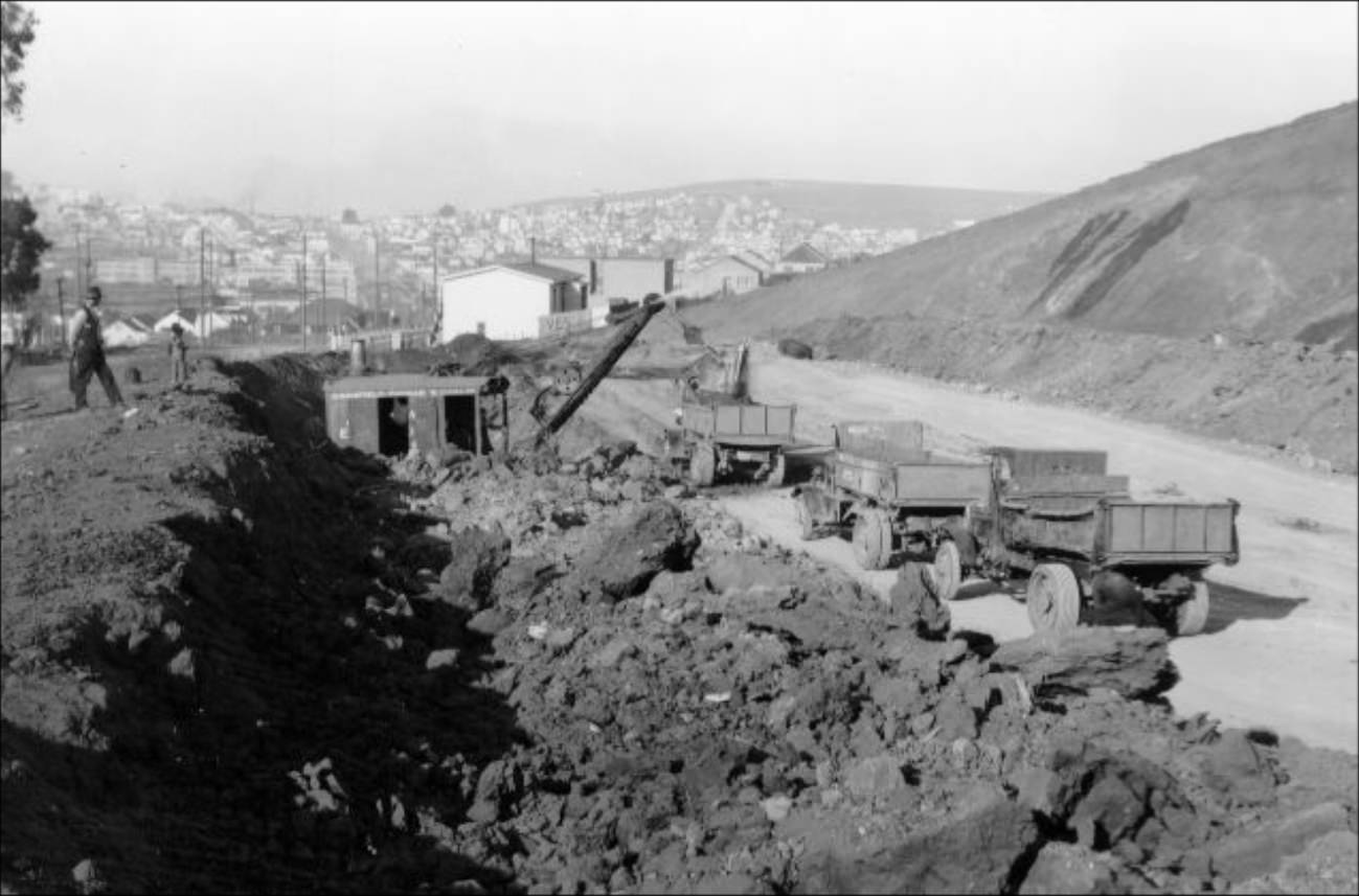 Construction of Bayshore Boulevard in 1928.