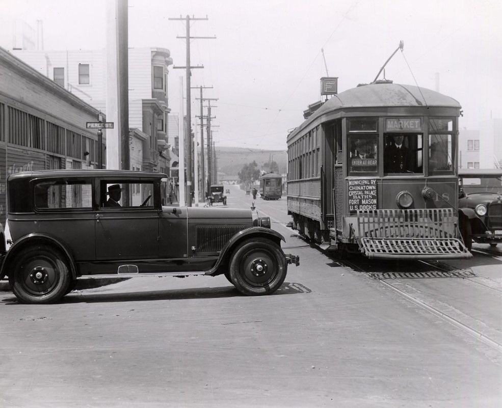 Chestnut at Pierce Street in 1925.