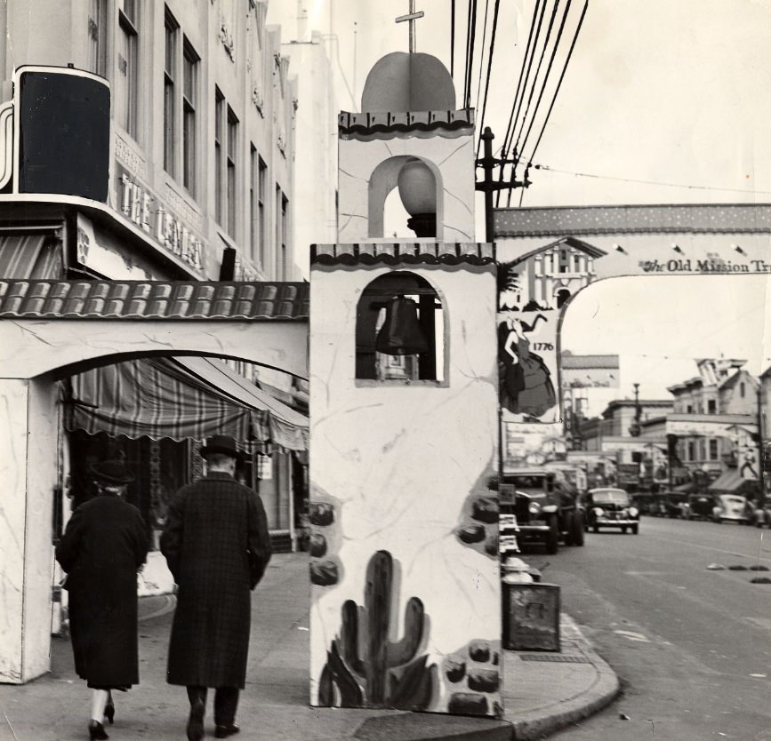 Decorative arches and towers on Mission Street, 1939