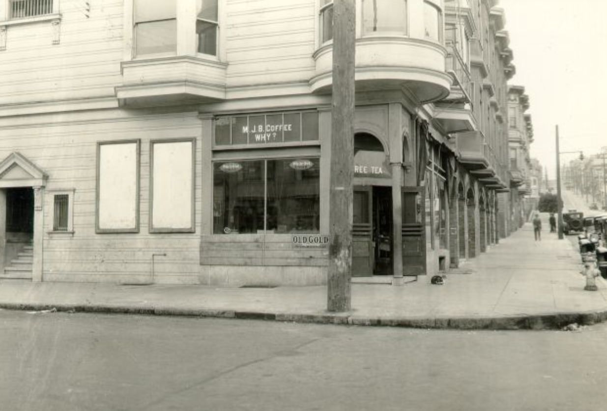 Building on the corner of Mason and Chestnut Streets, 1931
