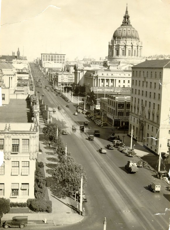 Van Ness Avenue with City Hall in the background, 1935