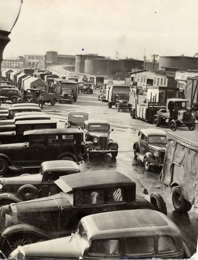 Vehicles at the waterfront, 1938