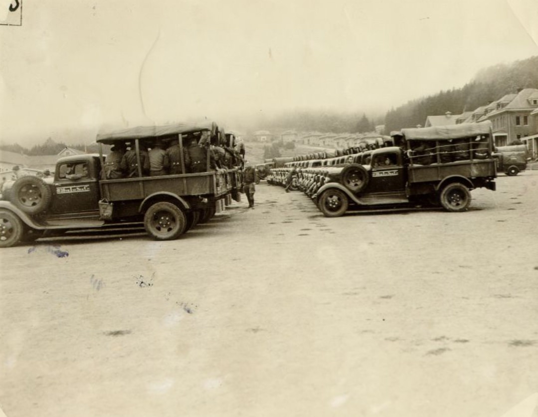 Troops preparing for maneuvers at the Presidio, 1937