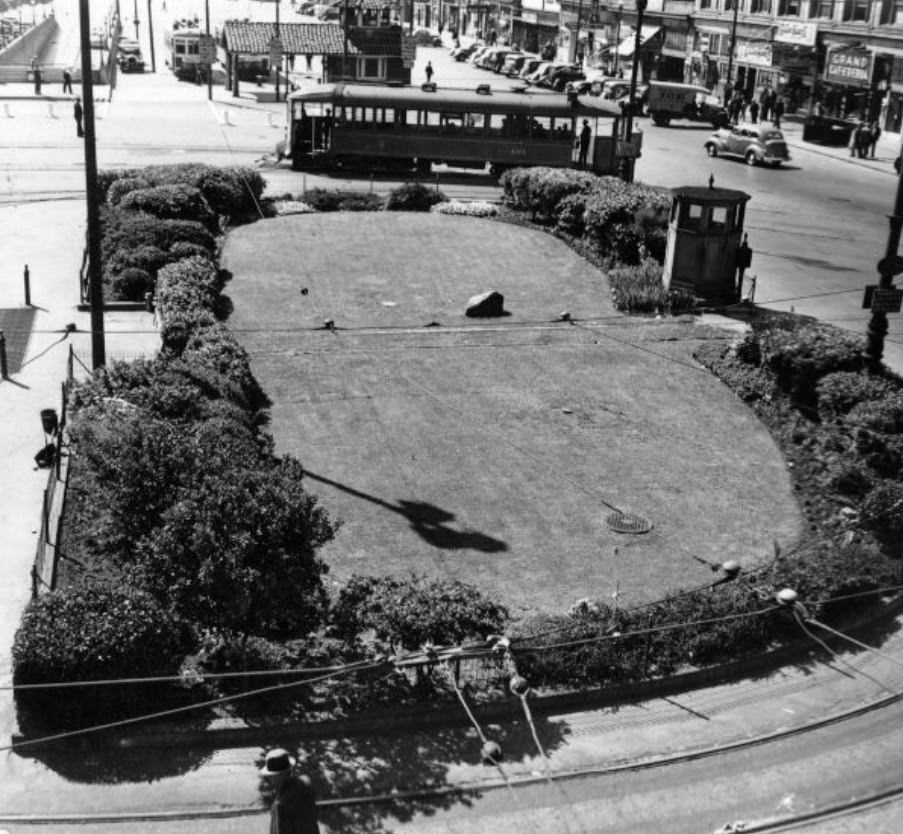 Rectangular patch of grass at Embarcadero, 1938
