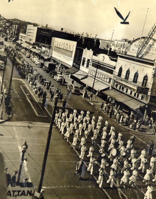 War bond parade on Mission Street at 22nd, 1944