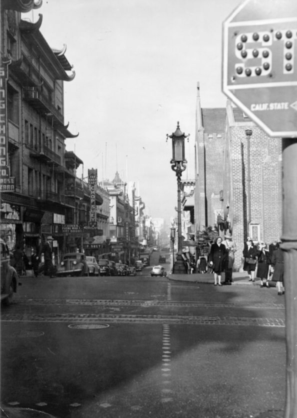 Grant Avenue in Chinatown, 1940s