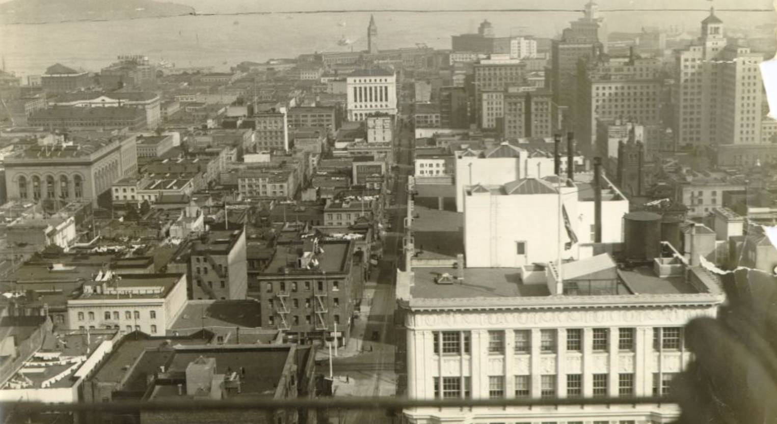 Aerial view of the city looking onto Sacramento Street, 1924