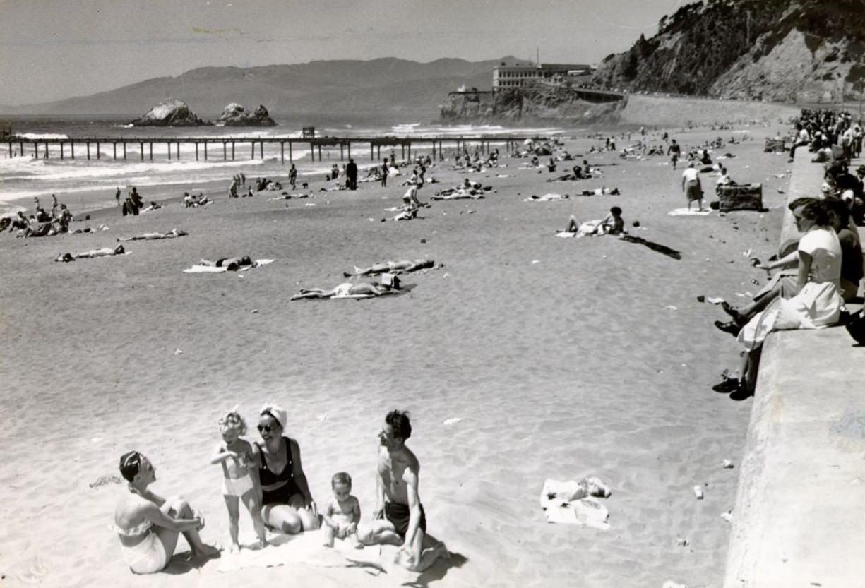 Hot day at Ocean Beach, 1949