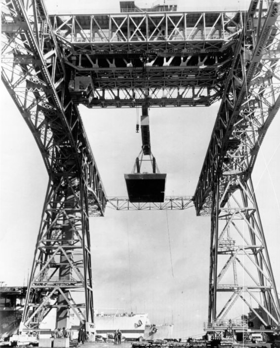 Crane lifting 630 tons at Hunters Point Naval Shipyard, 1947