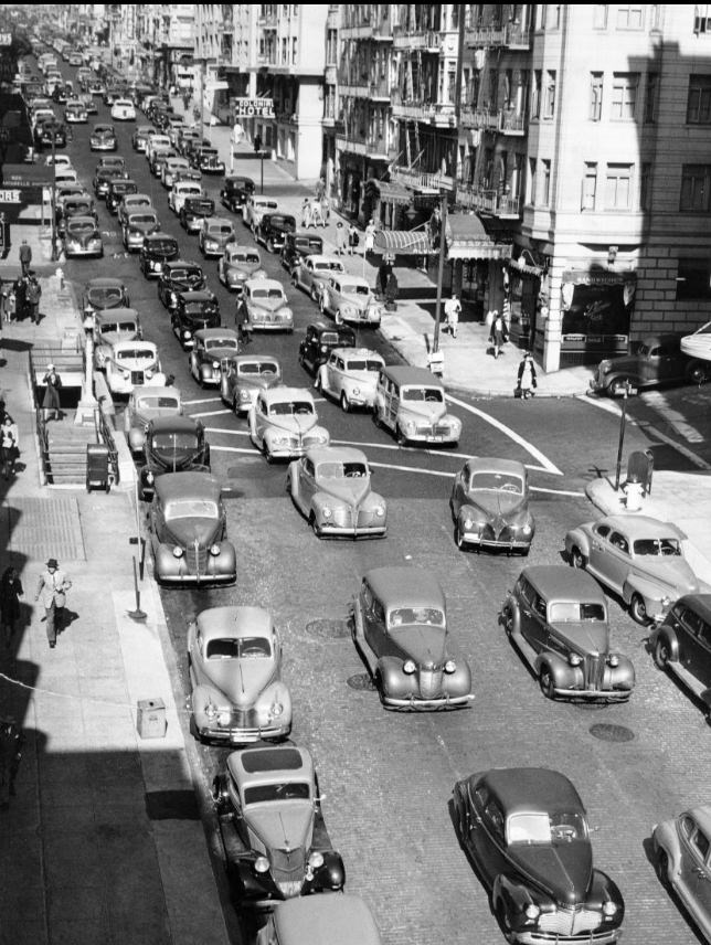 Morning rush hour on Bush Street, 1946