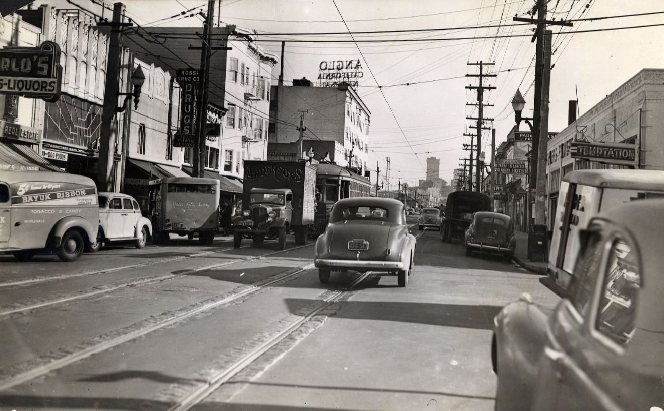 Chestnut Street between Steiner and Pierce, 1945