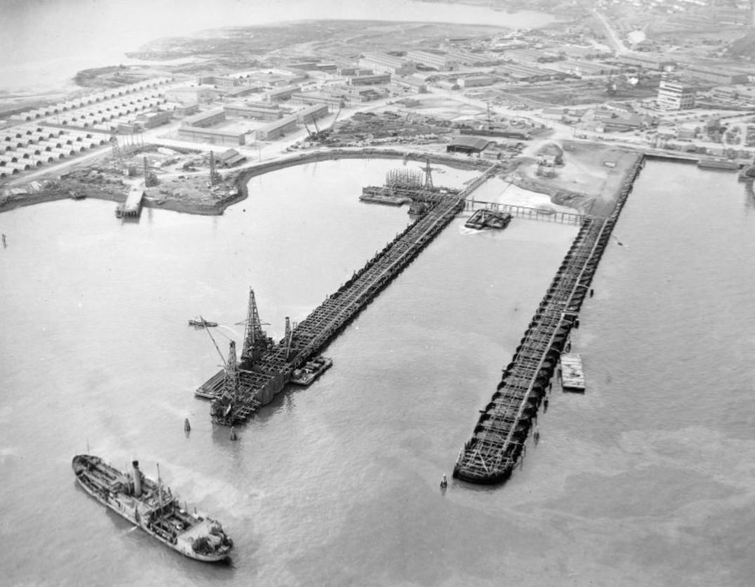 Aerial view of Hunters Point Naval Shipyard, 1945