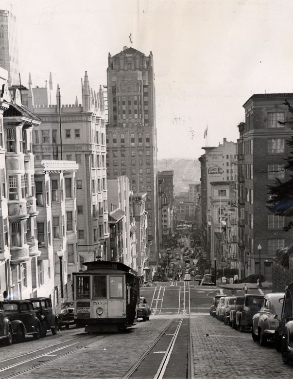 Cable car ascending Powell Street hill, 1947
