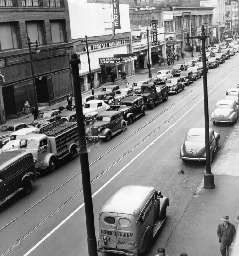 Mission Street looking west from 4th Street, 1946