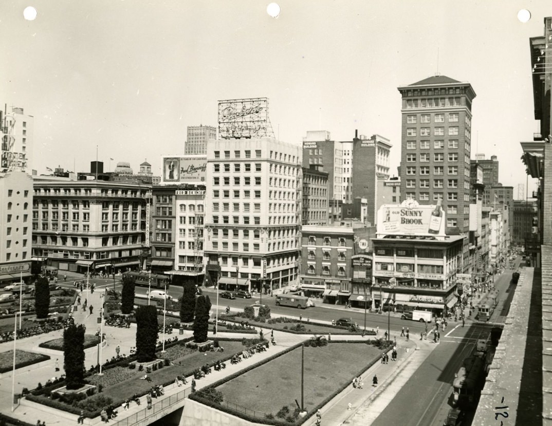 View of Geary and Stockton Street corner of Union Square Park, 1944