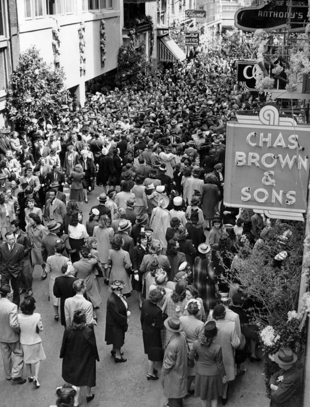 "Spring Comes to Maiden Lane" festival crowds, 1946