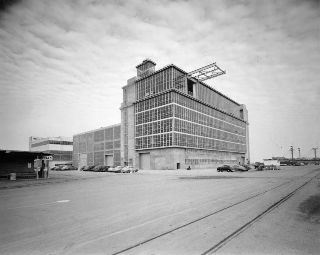 Ordnance and Electronics Building at Hunters Point Naval Shipyard, 1948