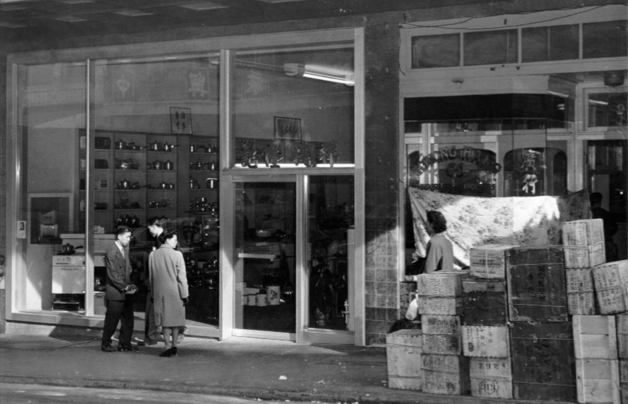 Appliance store on Grant Avenue in Chinatown, 1947