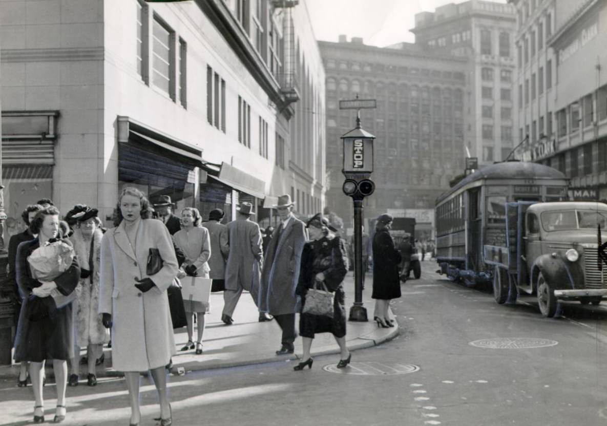 Stockton & O'Farrell Street, 1945