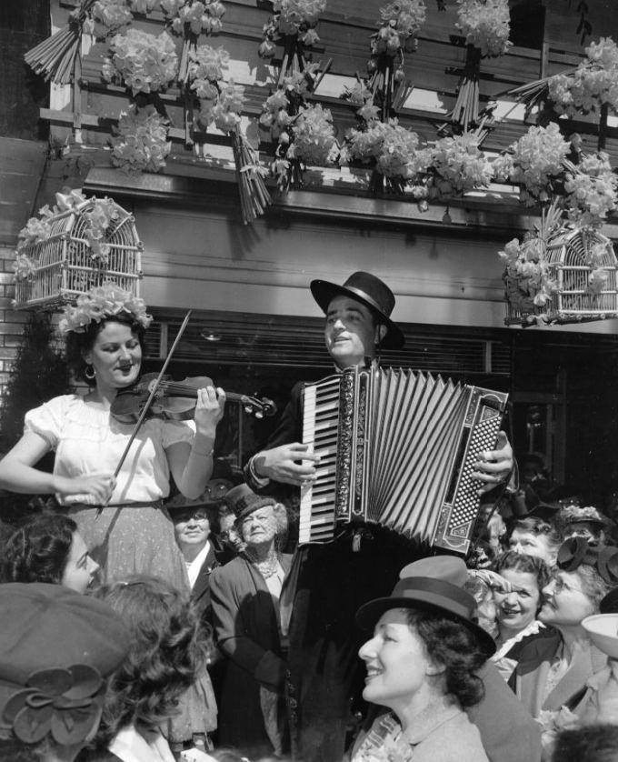 Musicians at the Maiden Lane festival, 1940s