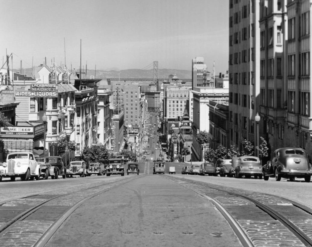 California Street looking toward the Bay Bridge, 1940s