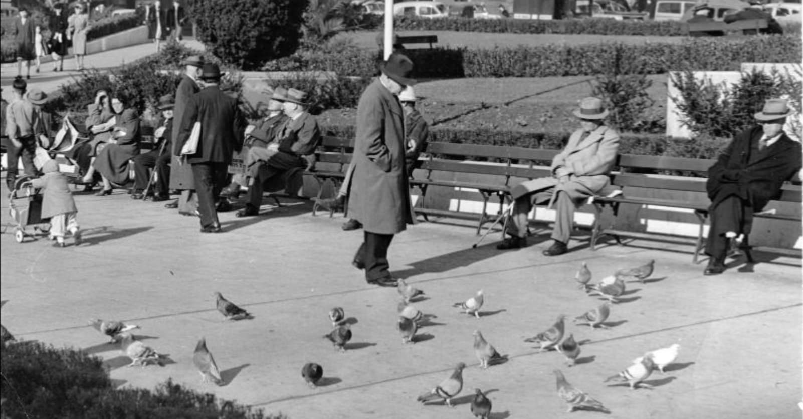 People in Union Square Park, 1943