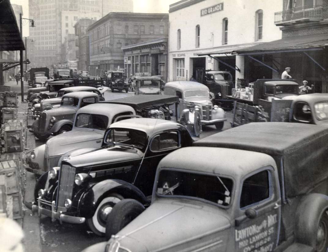 Produce markets on Washington Street in San Francisco, 1945