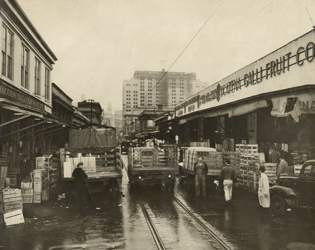 Downtown San Francisco produce markets, 1943