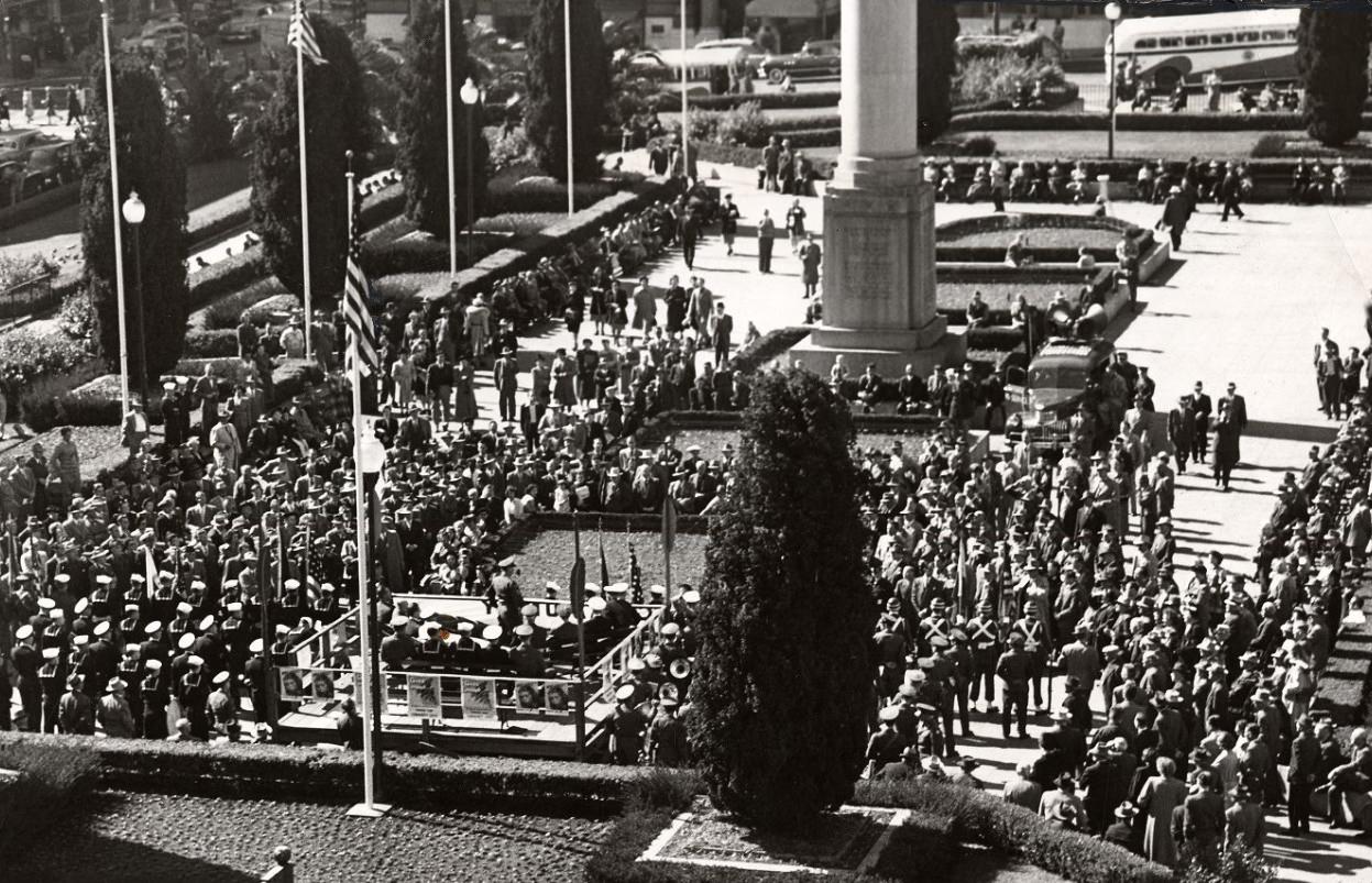 Armed forces demonstration at Union Square Park, 1949