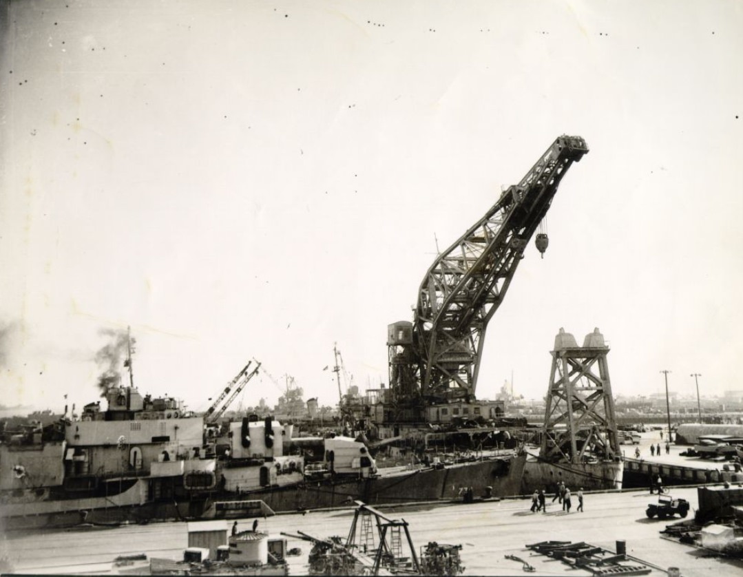 Hunters Point Naval Shipyard, 1945