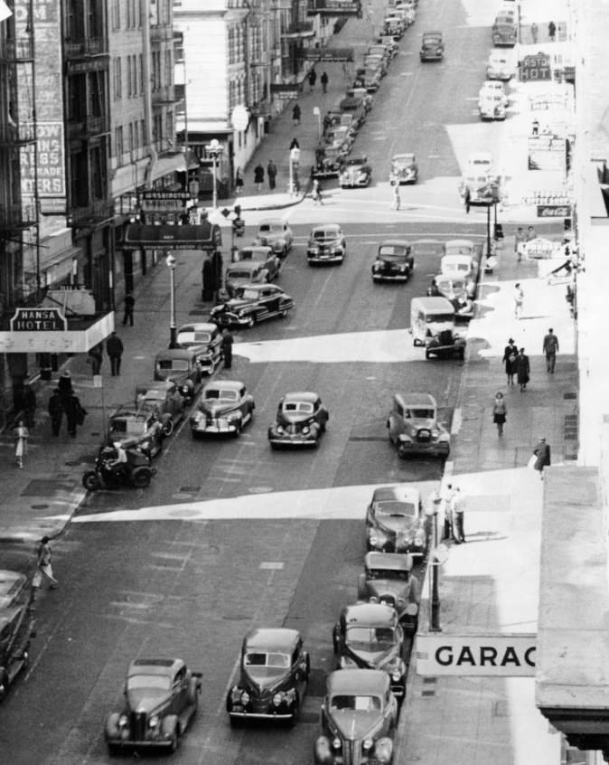 Looking up Bush Street from Kearny toward Grant, 1944