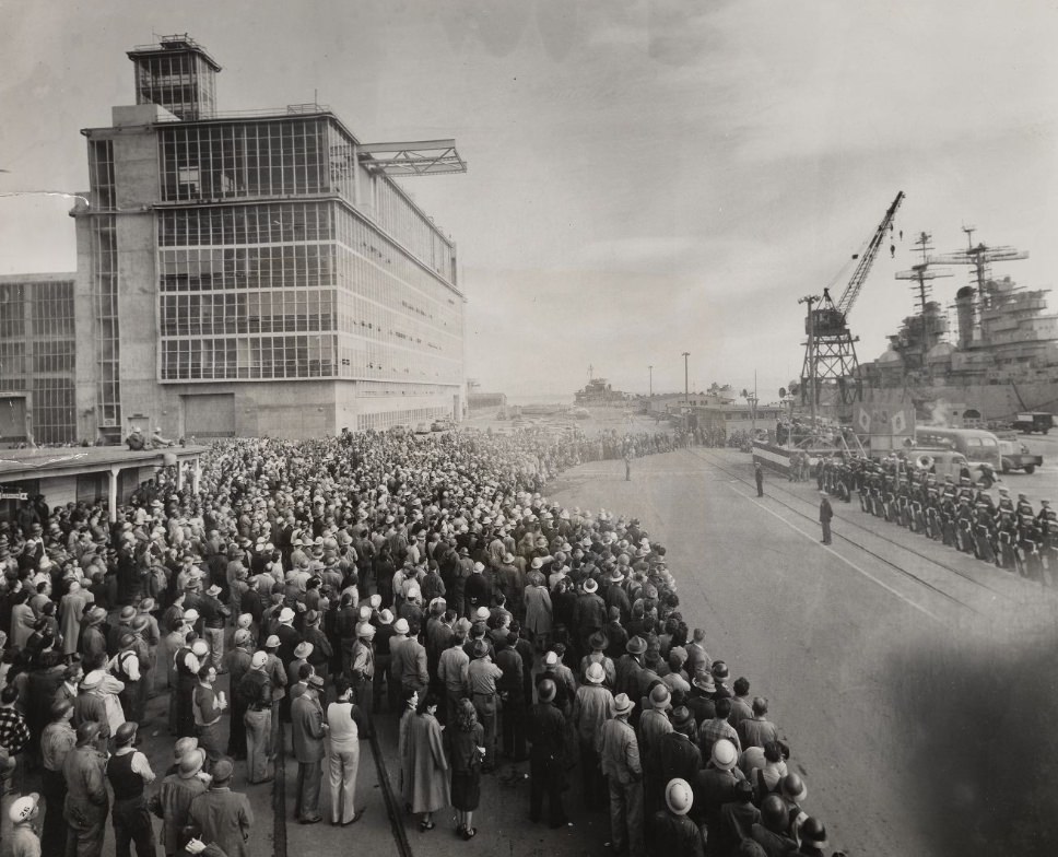 Naval Shipyard employees at a rally, 1949