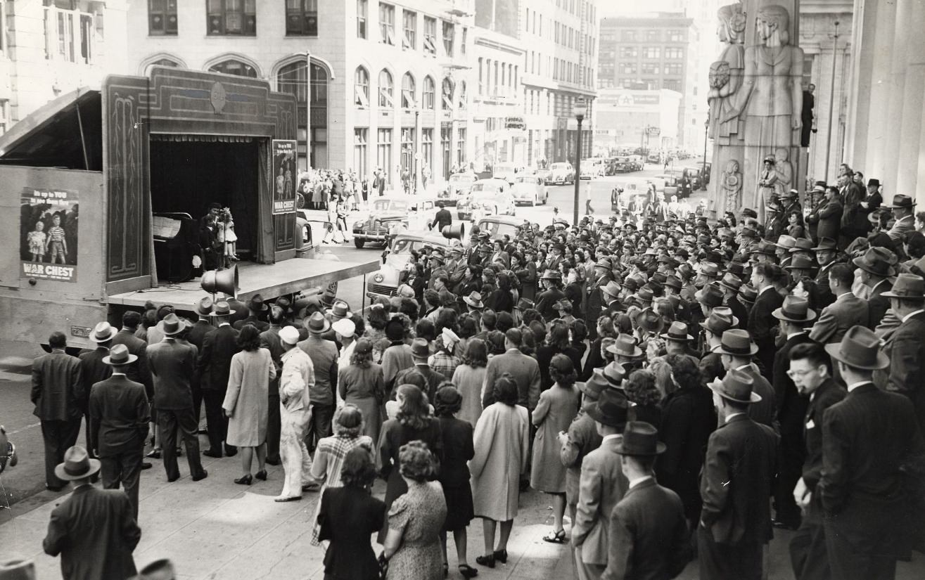 War Chest rally in front of the Stock Exchange on Pine Street, 1944