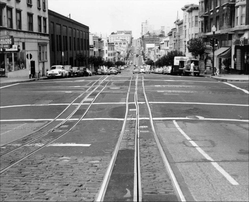 View west on California and Hyde Street, 1954.