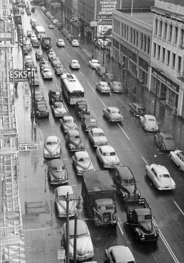 Traffic on Mission Street between 3rd and 4th Streets, 1951.