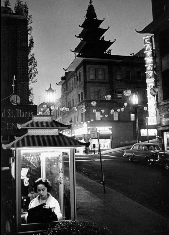 Pagoda phone booth on Grant Avenue, Chinatown, 1961.