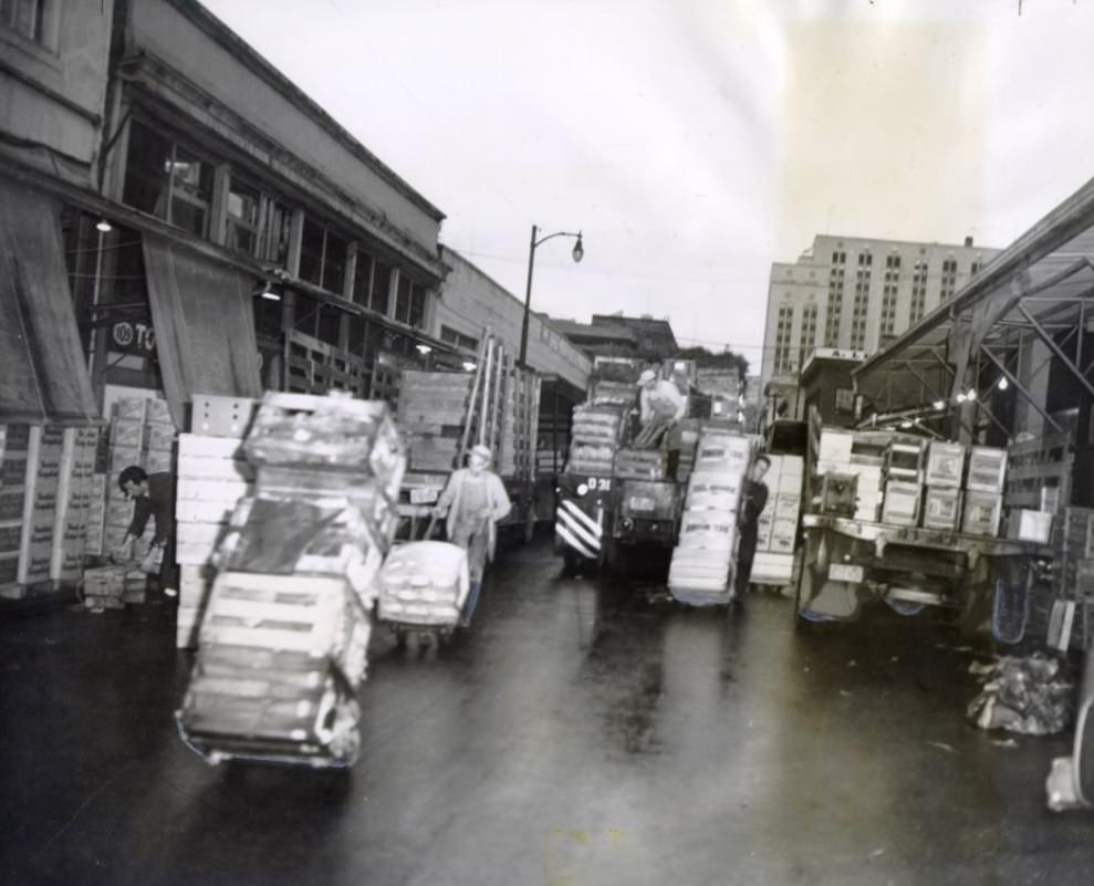 Deliveries to produce markets at Washington and Davis streets, 1956.