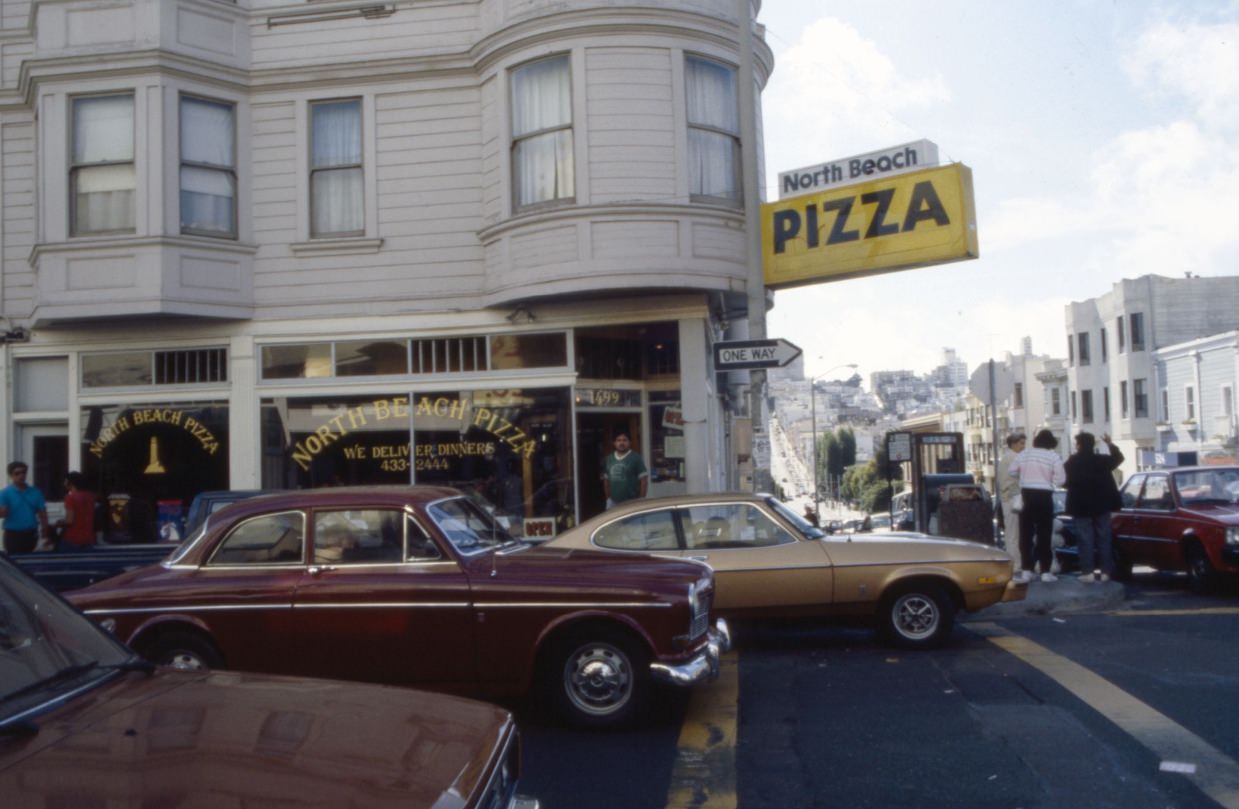 North Beach Pizza at 1499 Grant Avenue, circa 1985.