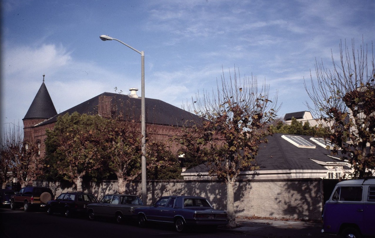 San Francisco Gas Light Company at 3636 Buchanan Street, 1989.