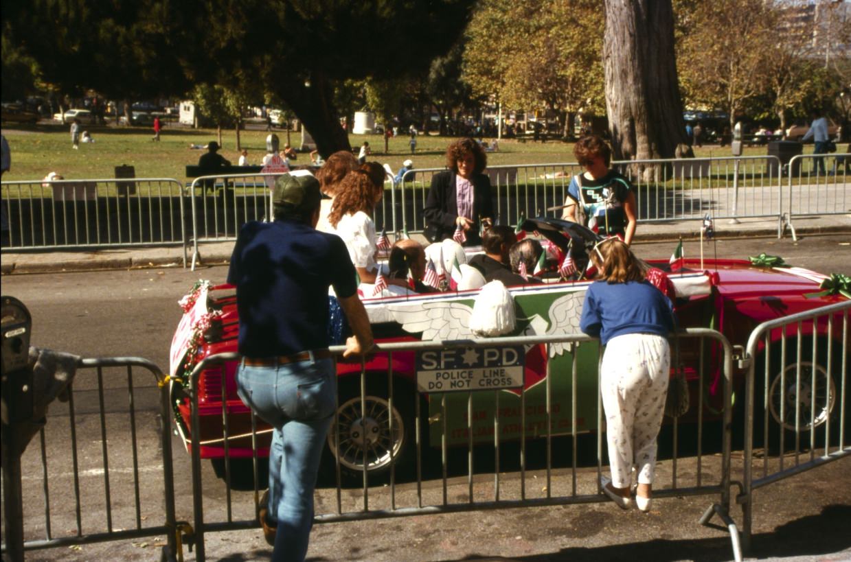 Washington Square on Stockton Street for Columbus Day Parade, 1988.