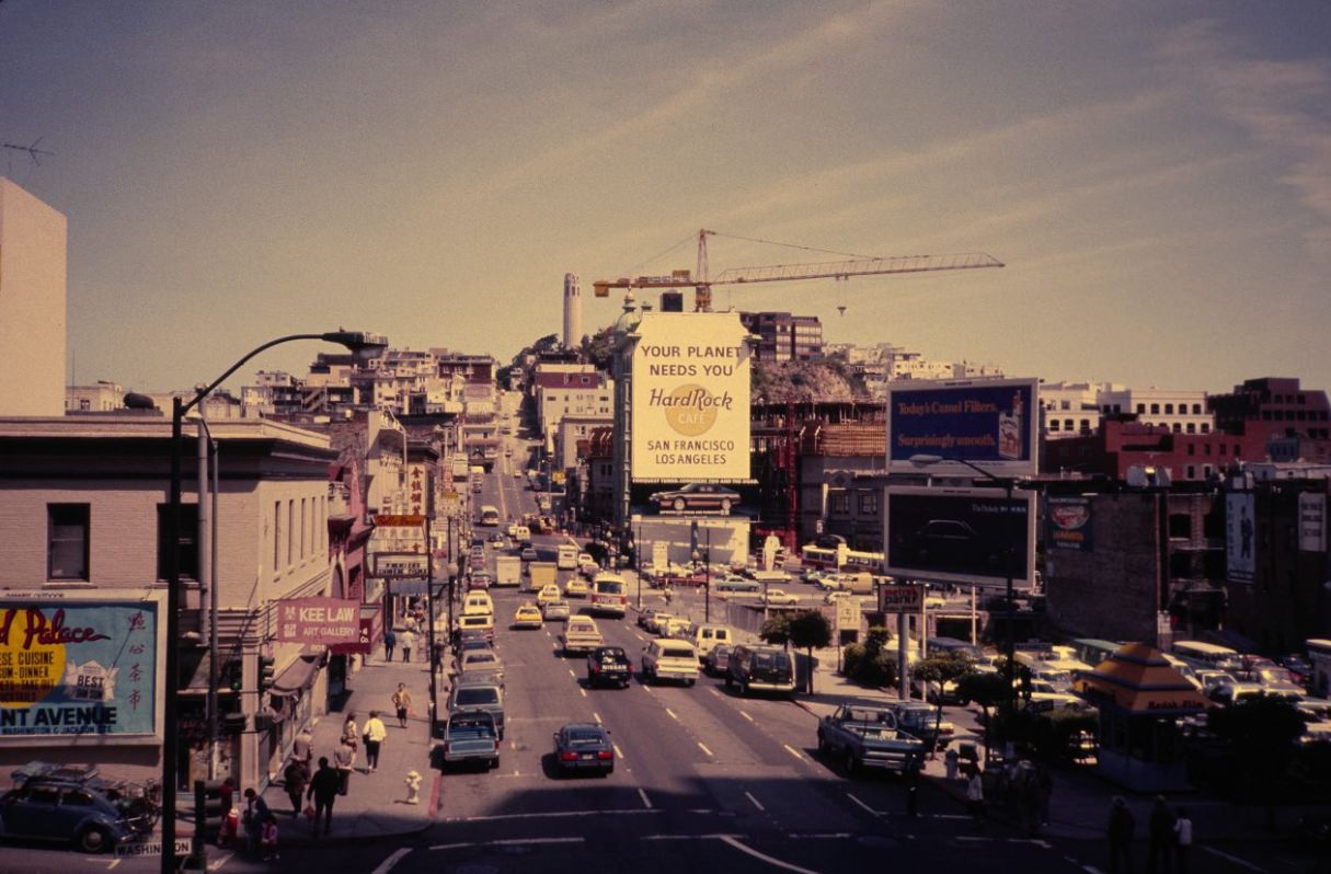 Chinatown traffic at the intersection of Kearny Street and Washington Street, 1984.